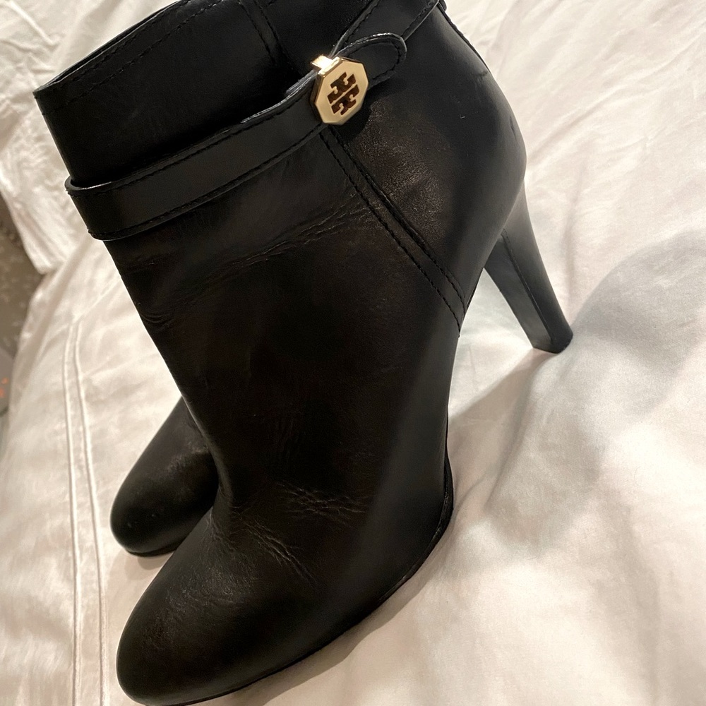 Tory Burch booties, signs of wear, good condition